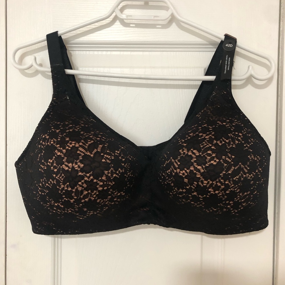 VOGLIO NWT Elegant Black Lace Bra